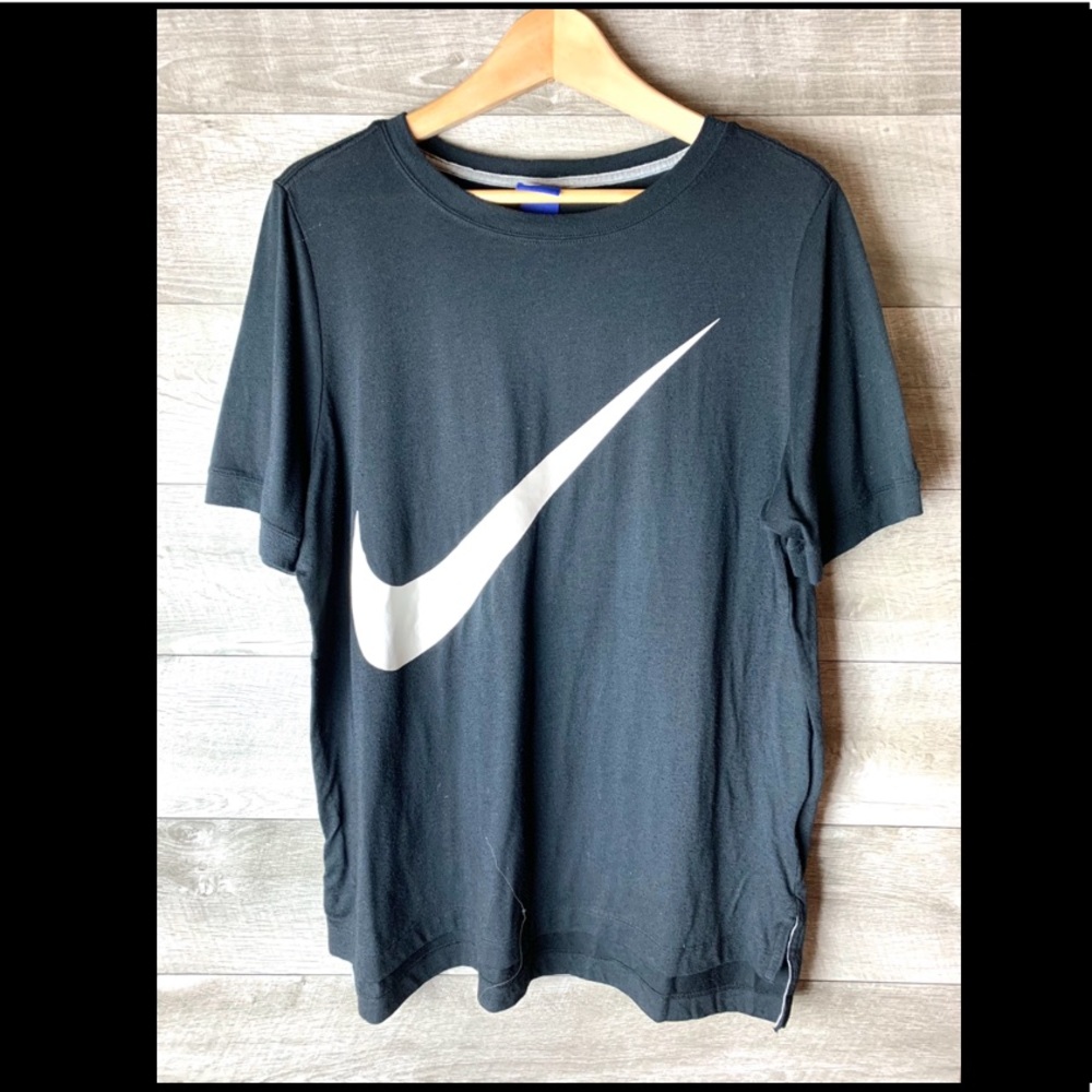 Nike women’s black t shirt short sleeve XL